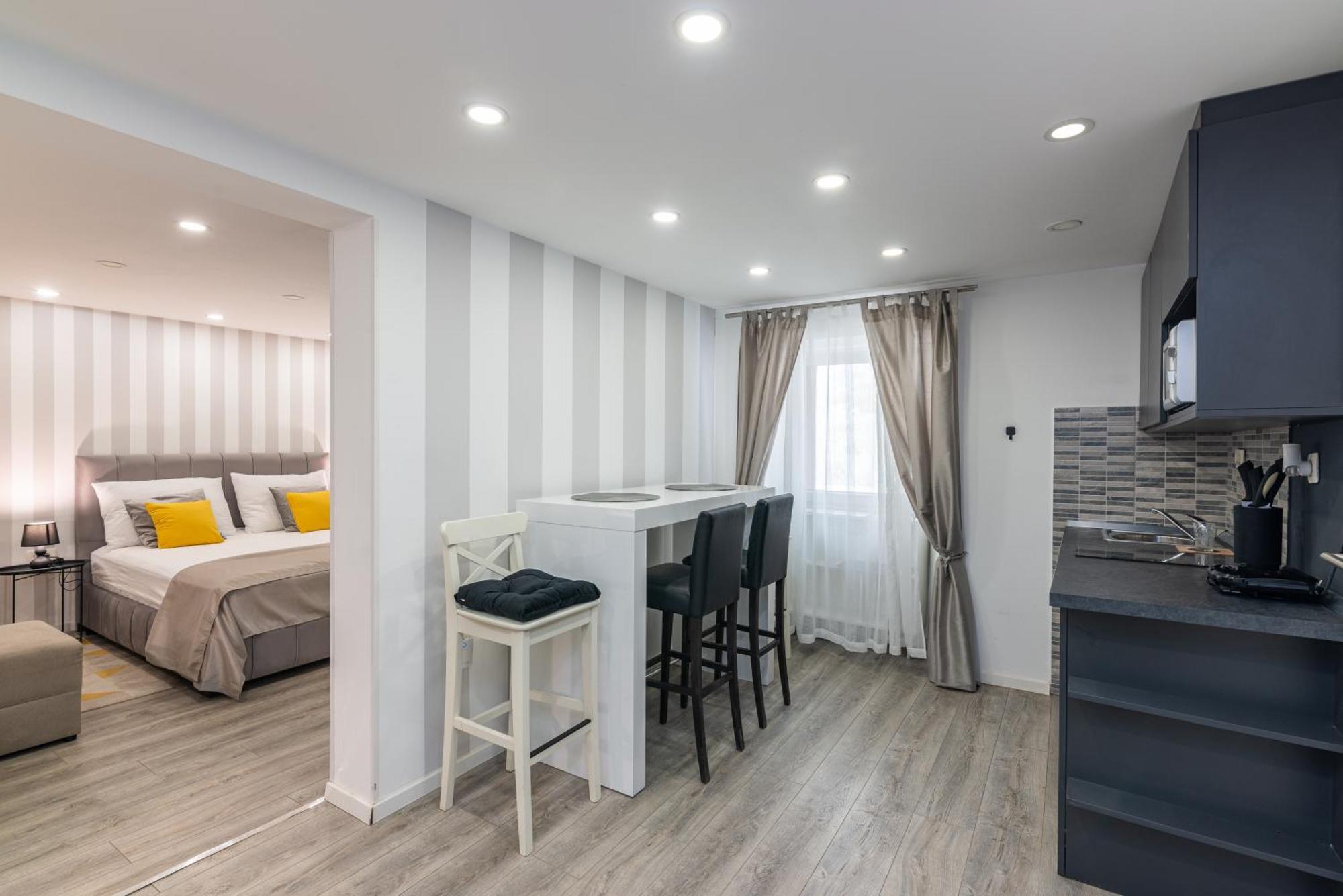 Small, Sweet & Cosy Apartments リエカ エクステリア 写真